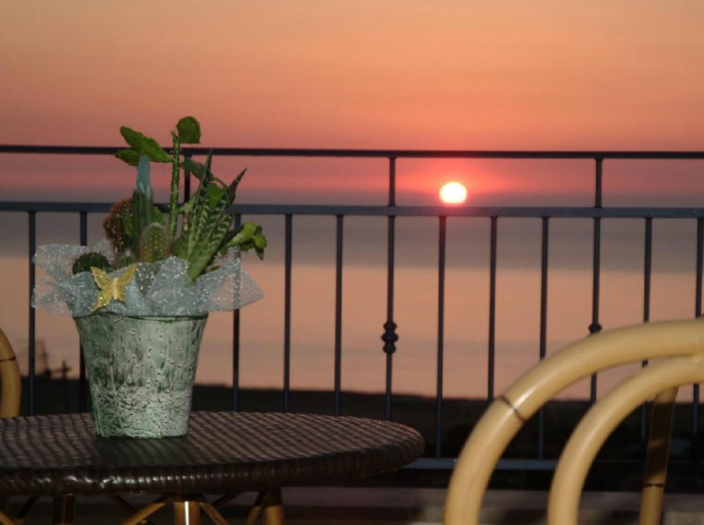 Torre Salina Bed & Breakfast Macari Exterior photo
